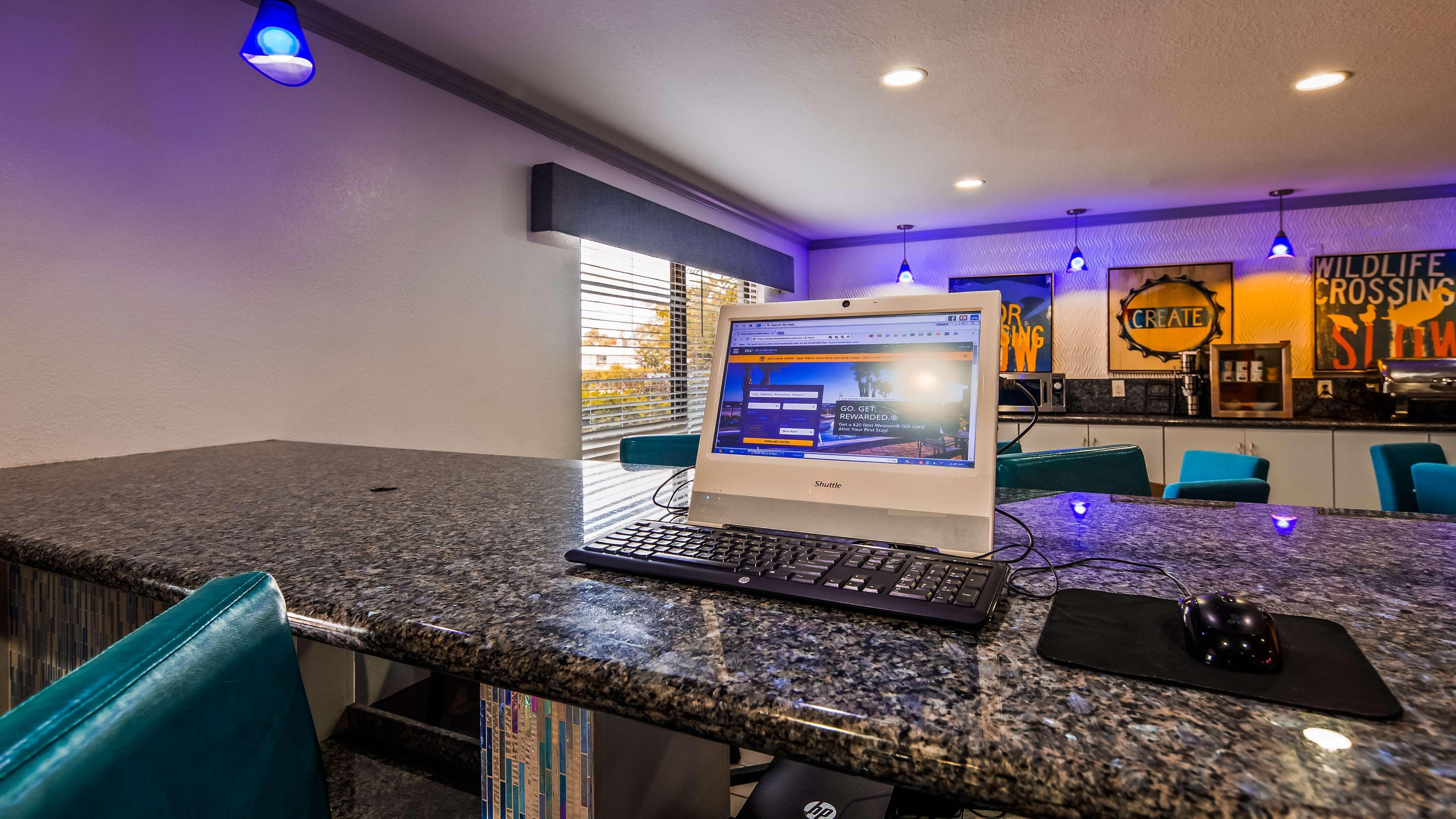 Best Western Plus Orange County Vidor Exteriör bild